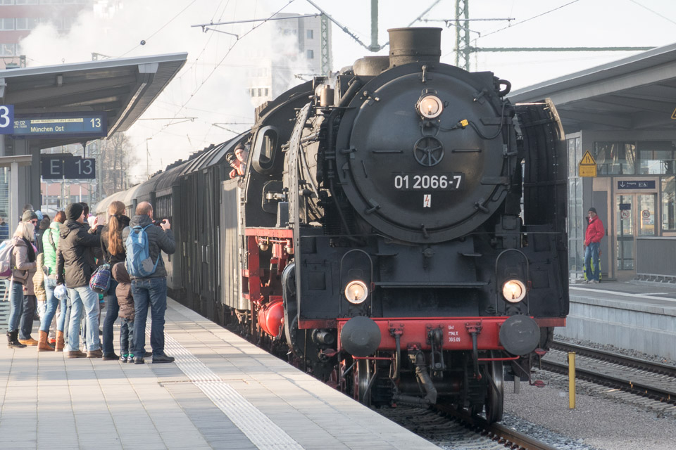 Christmas-Steam-Train-P1000029.jpg