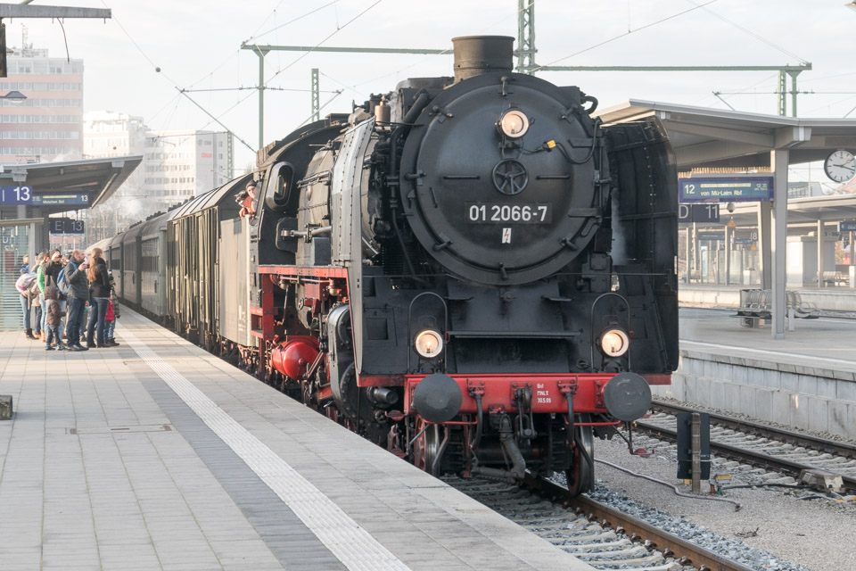 Christmas-Steam-Train-P1000030.jpg