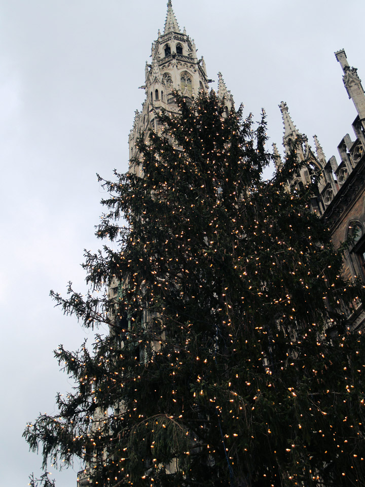 stacy-at-munich-christmas-market-2007-25_2111274470_o.jpg