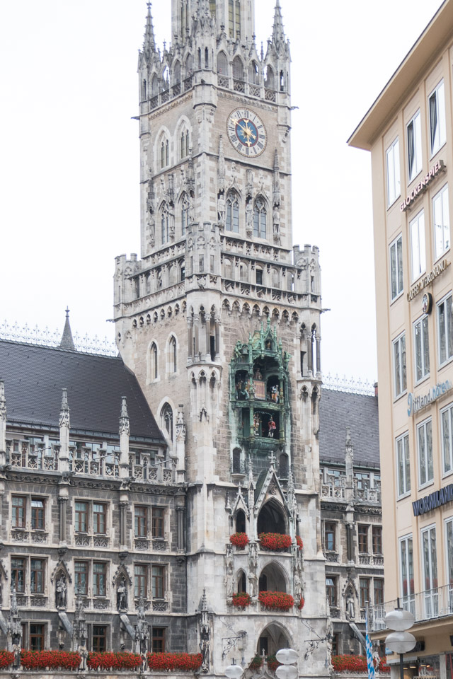 Munich-Fountains-P1000903.jpg