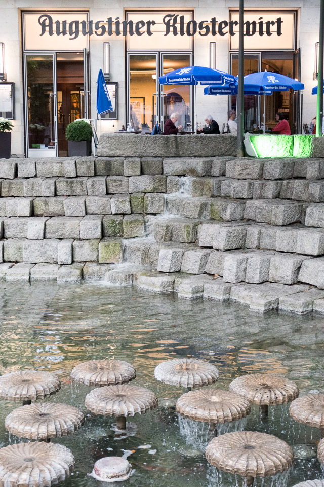 Munich-Fountains-P1000908.jpg