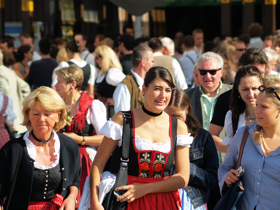 bob-visit-2007-sep-219-oktoberfest_1428803276_o.jpg