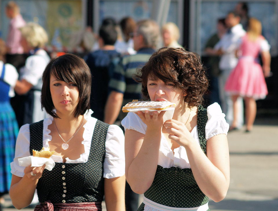 bob-visit-2007-sep-226-oktoberfest_1428971934_o.jpg