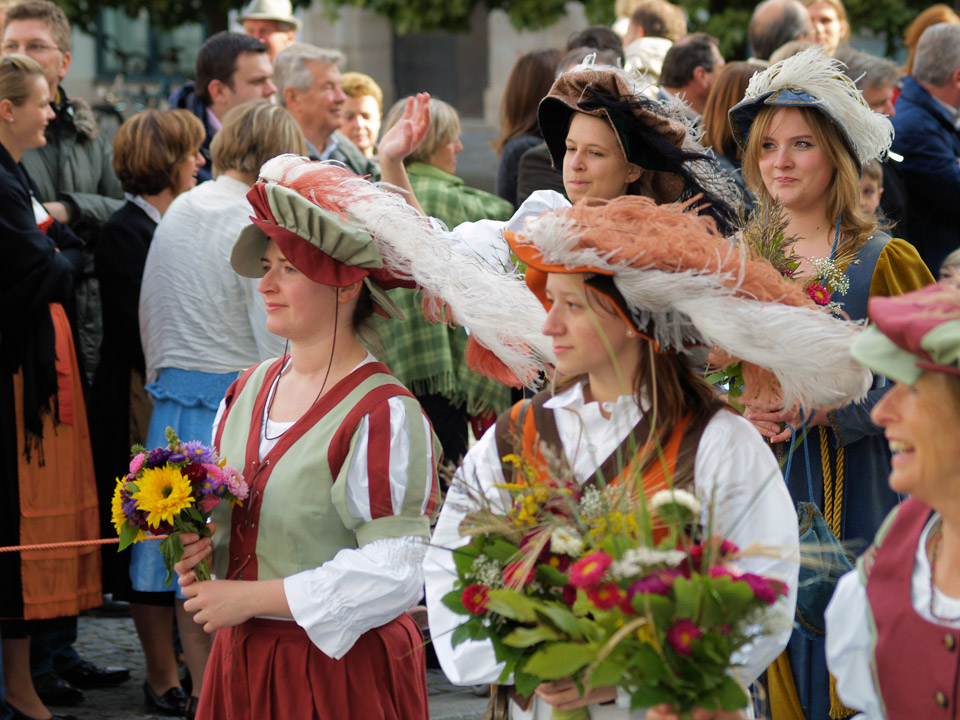 oktoberfest-2008-sunday-parade-09_2877178476_o.jpg