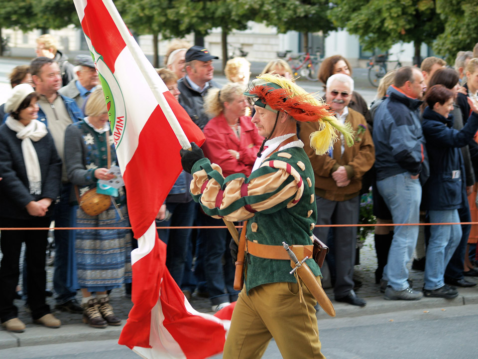 oktoberfest-2008-sunday-parade-11_2876369289_o.jpg