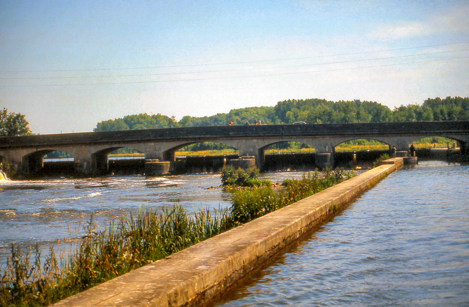 burgundy-houseboat-trip-94_518390469_o.jpg